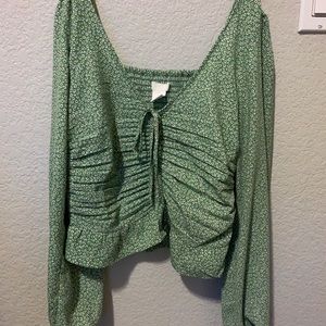 Never been worn, it’s been in my closet